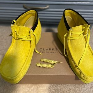 NWT Clark Wallabees